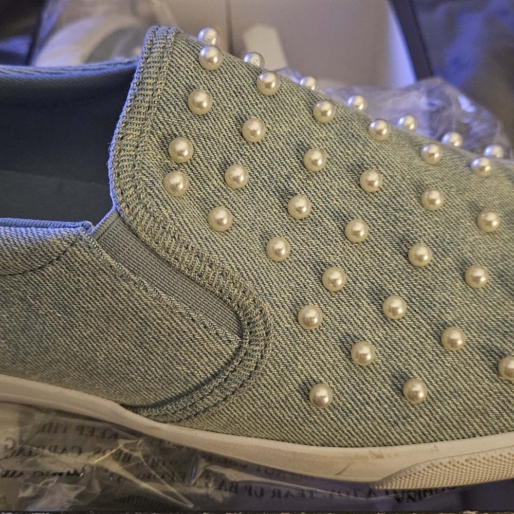 Nine West Lovie7 Sneaker size 10.5 Light Denim